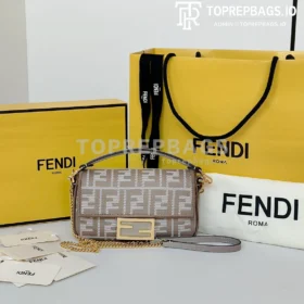 Fendi Baguette in Taupe