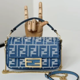 Fendi Baguette in Blue