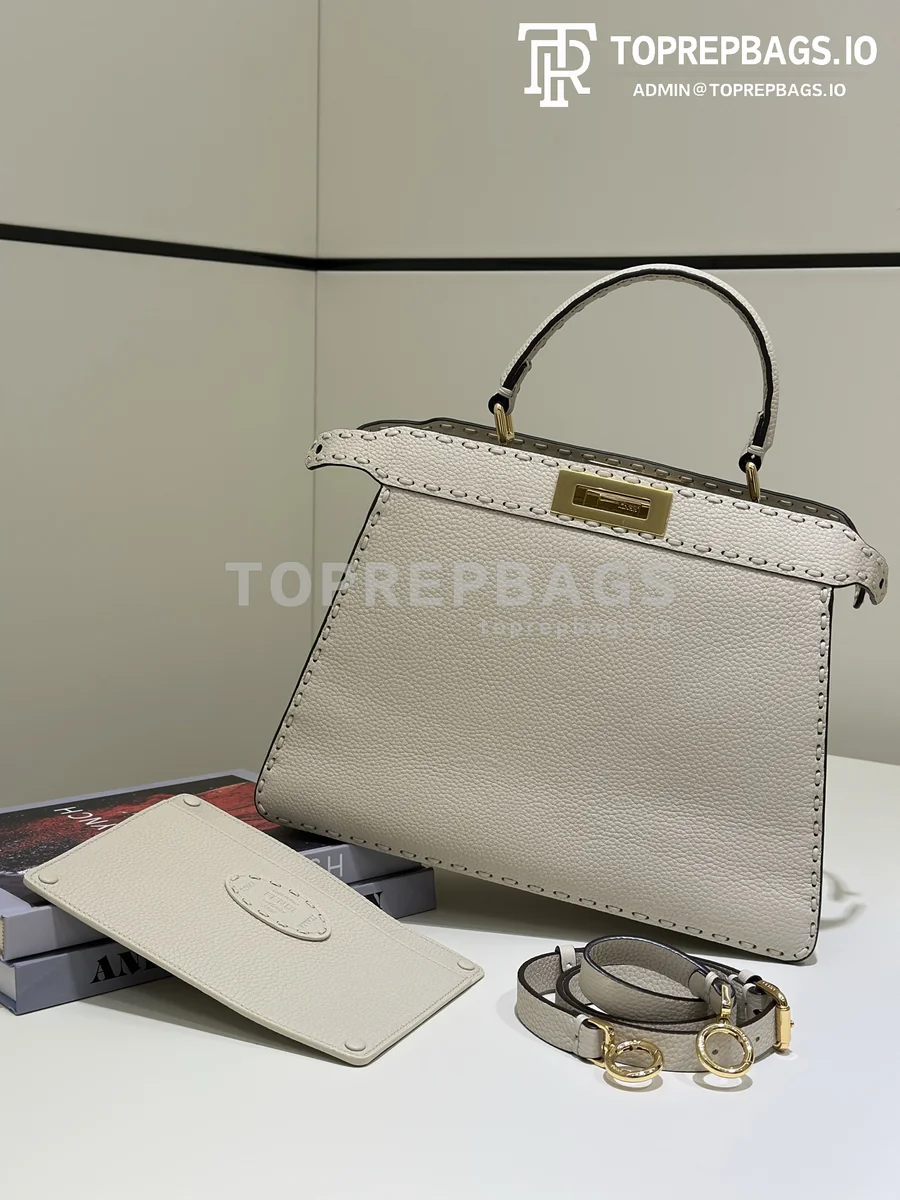 Fendi Peekaboo Medium in Beige